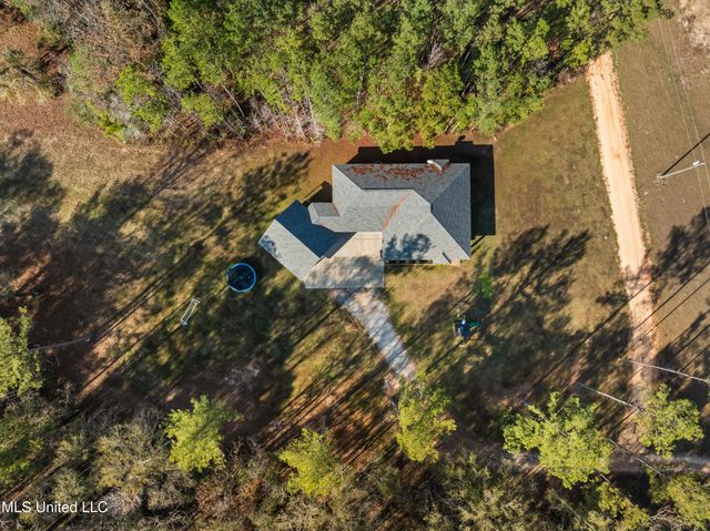 125 Canty Rayborn Road, Sumrall, MS 39482