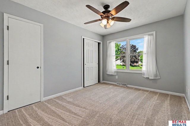 1005 Dogwood Circle, Bellevue, NE 68005