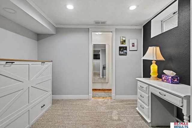1005 Dogwood Circle, Bellevue, NE 68005