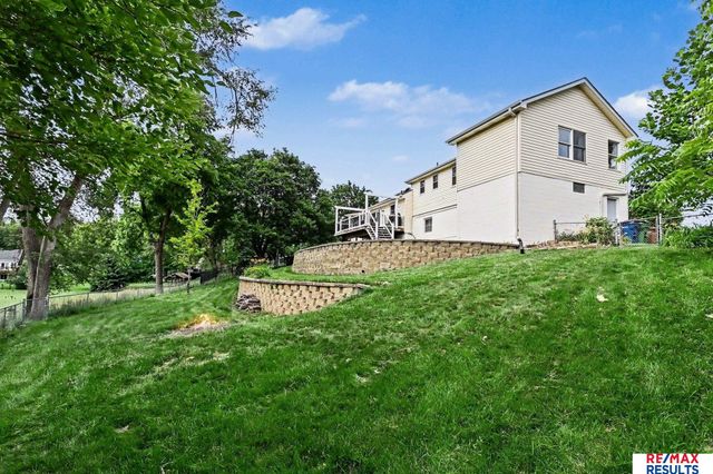 1005 Dogwood Circle, Bellevue, NE 68005