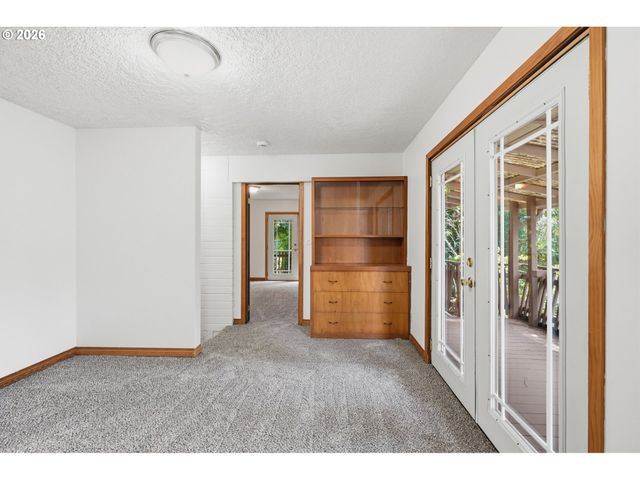 1000 COWLITZ Way, Kelso, WA 98626