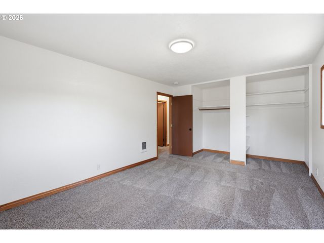 1000 COWLITZ Way, Kelso, WA 98626