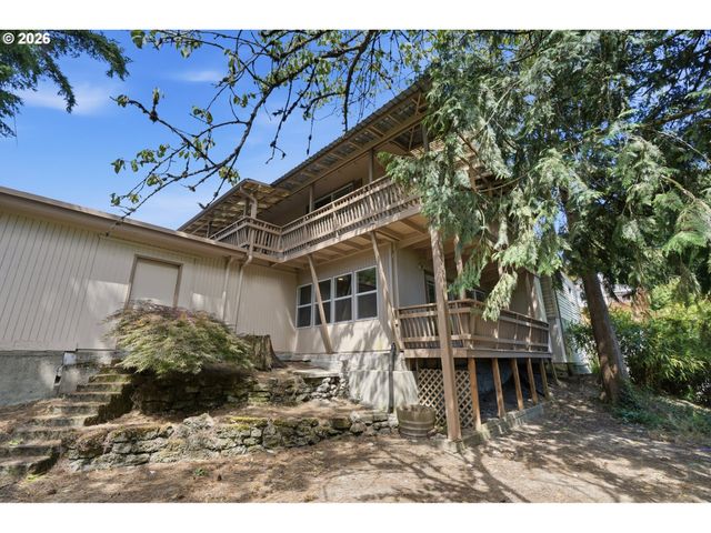 1000 COWLITZ Way, Kelso, WA 98626