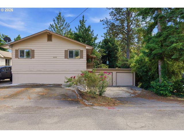 1000 COWLITZ Way, Kelso, WA 98626