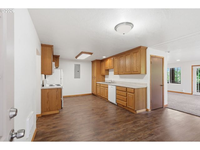 1000 COWLITZ Way, Kelso, WA 98626