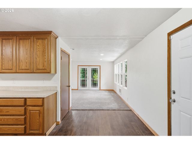 1000 COWLITZ Way, Kelso, WA 98626