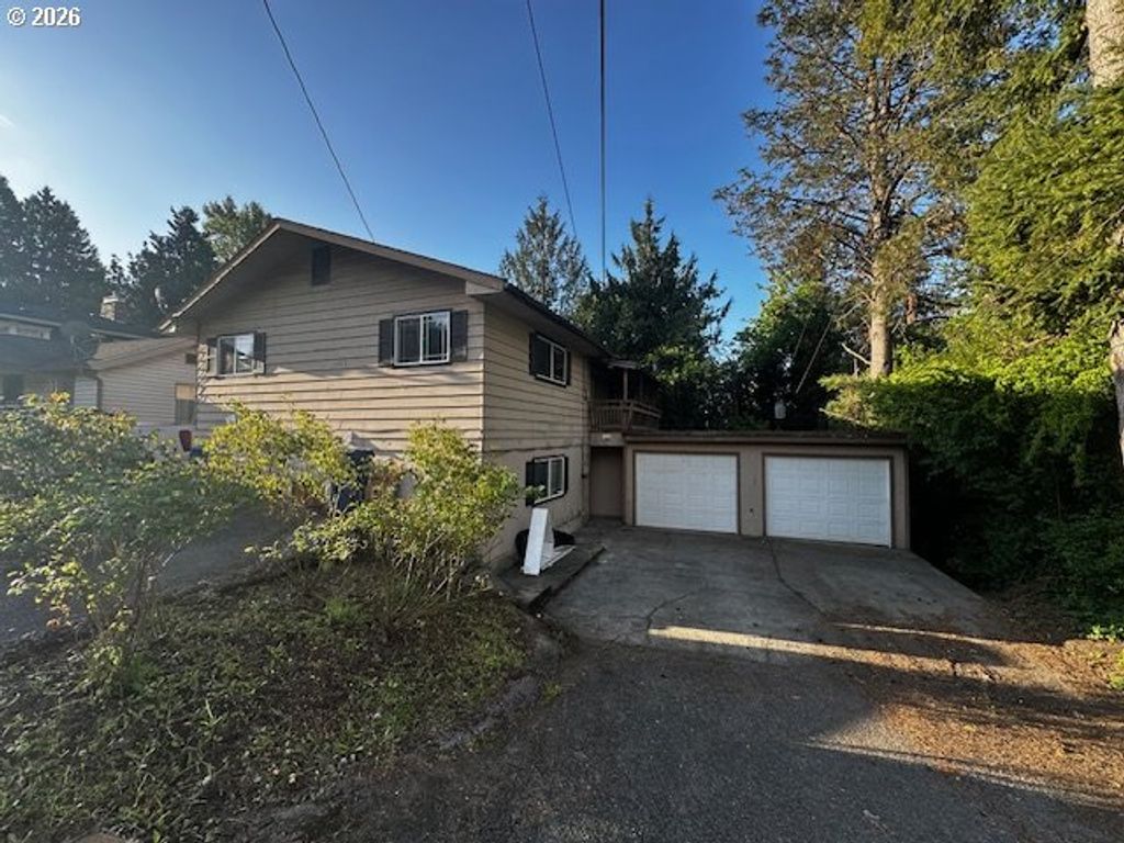 1000 COWLITZ Way, Kelso, WA 98626