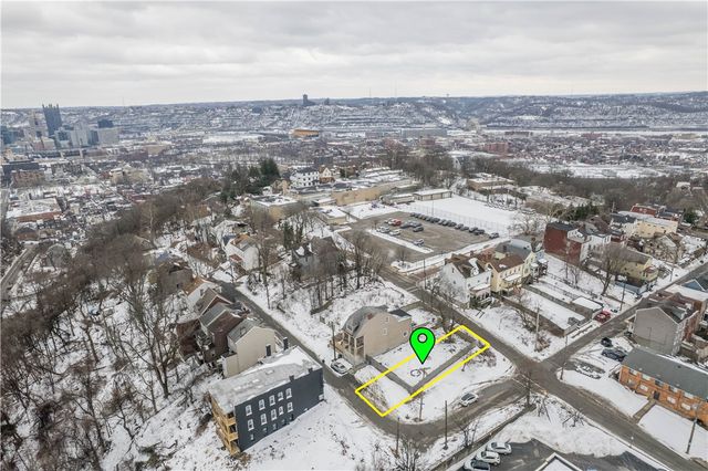 1957 Lithgow Avenue, Perry Hilltop, PA 15214
