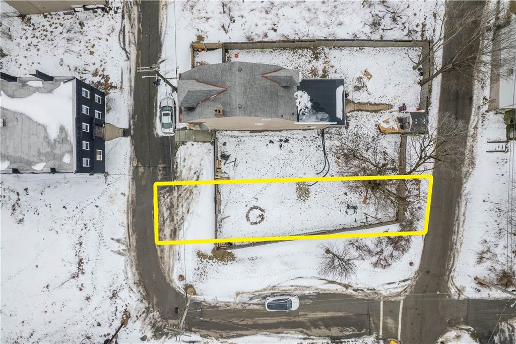1957 Lithgow Avenue, Perry Hilltop, PA 15214