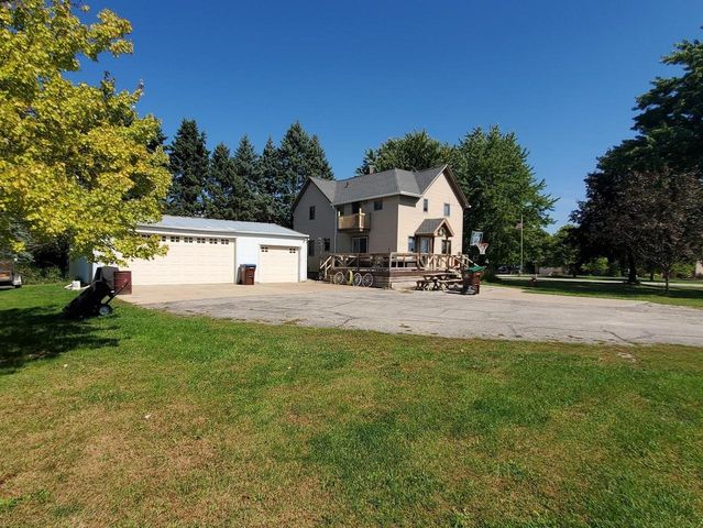 5001 N MCCARTHY ROAD, Appleton, WI 54913