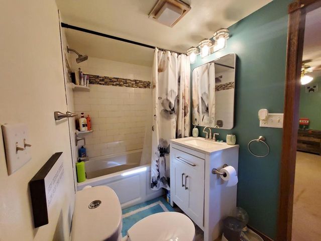 5001 N MCCARTHY ROAD, Appleton, WI 54913