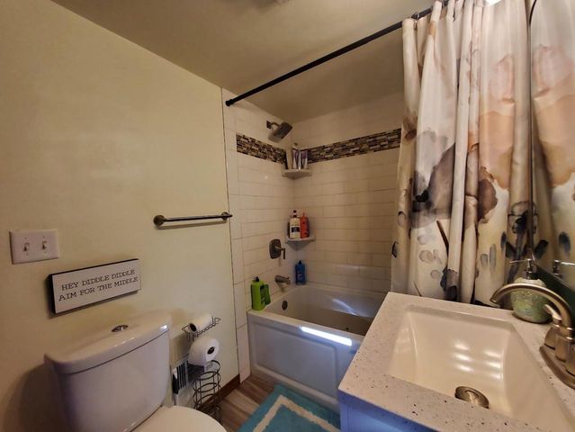 5001 N MCCARTHY ROAD, Appleton, WI 54913