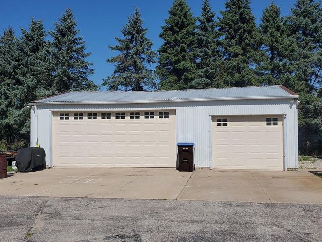 5001 N MCCARTHY ROAD, Appleton, WI 54913