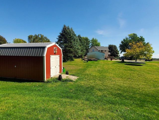 5001 N MCCARTHY ROAD, Appleton, WI 54913