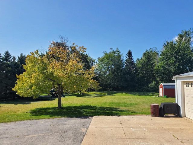 5001 N MCCARTHY ROAD, Appleton, WI 54913