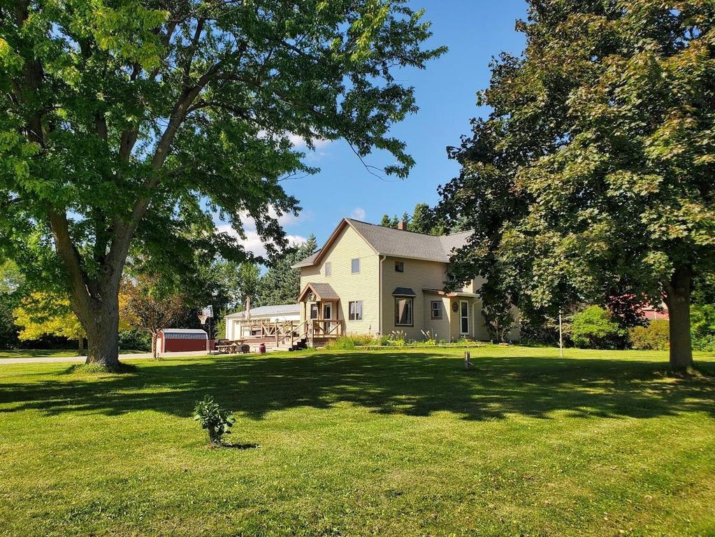 5001 N MCCARTHY ROAD, Appleton, WI 54913