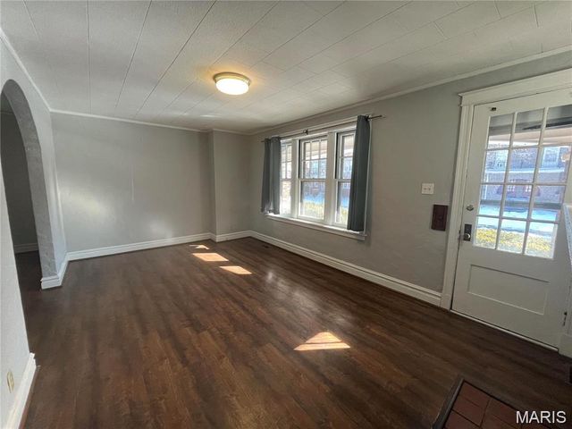 5049 Lindenwood Avenue, St Louis, MO 63109