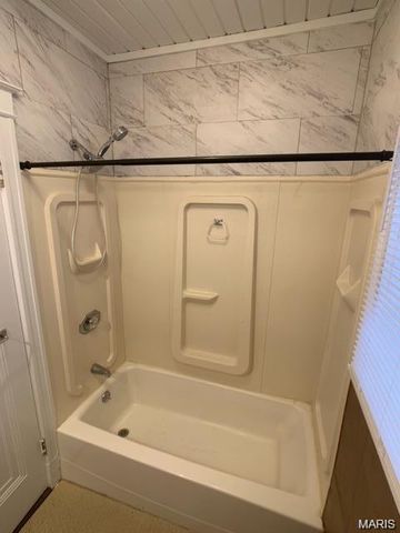 5049 Lindenwood Avenue, St Louis, MO 63109