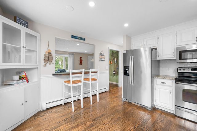 25 Cove Road, Forestdale, MA 02644