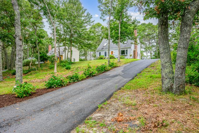 25 Cove Road, Forestdale, MA 02644