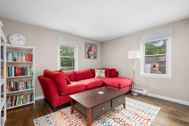 25 Cove Road, Forestdale, MA 02644