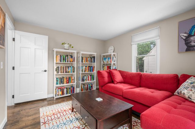 25 Cove Road, Forestdale, MA 02644