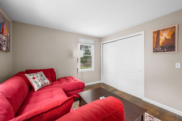 25 Cove Road, Forestdale, MA 02644