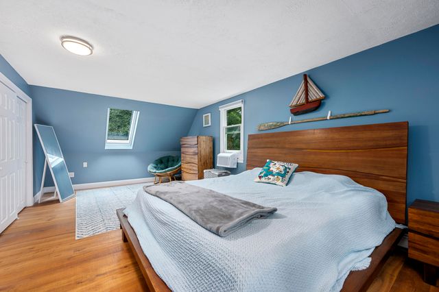 25 Cove Road, Forestdale, MA 02644