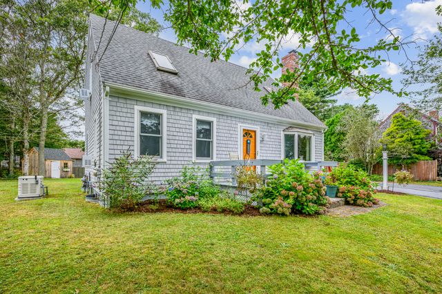 25 Cove Road, Forestdale, MA 02644