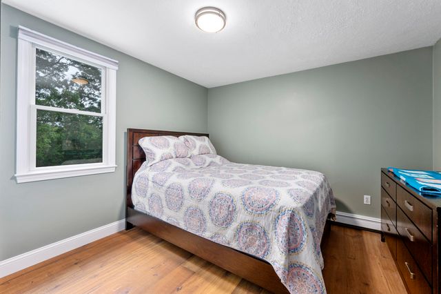 25 Cove Road, Forestdale, MA 02644