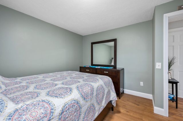 25 Cove Road, Forestdale, MA 02644