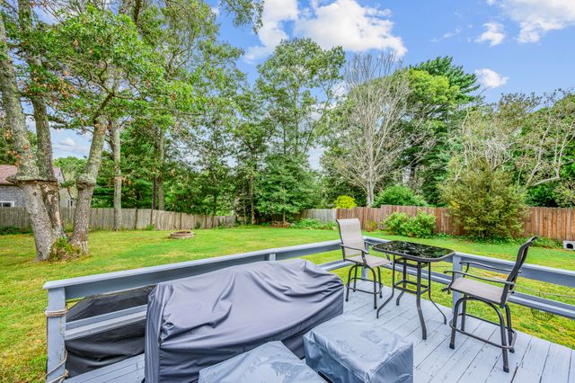 25 Cove Road, Forestdale, MA 02644