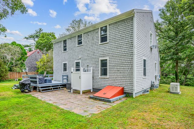 25 Cove Road, Forestdale, MA 02644