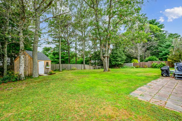 25 Cove Road, Forestdale, MA 02644