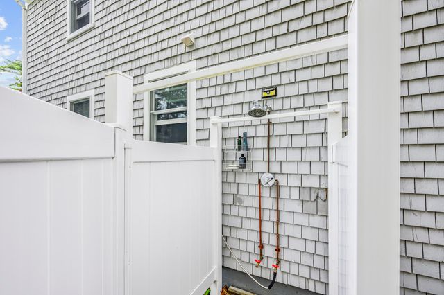 25 Cove Road, Forestdale, MA 02644