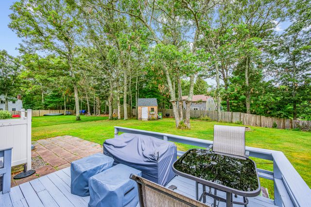 25 Cove Road, Forestdale, MA 02644