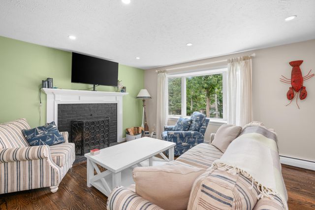 25 Cove Road, Forestdale, MA 02644