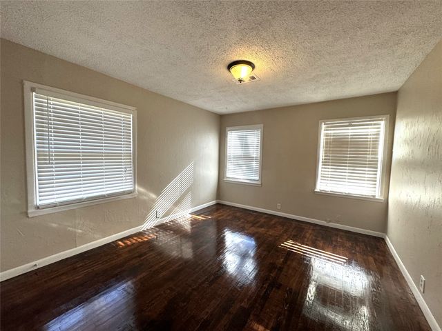 1408 N Ricketts Street, Sherman, TX 75092