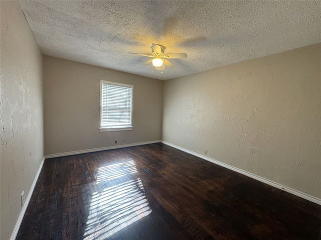 1408 N Ricketts Street, Sherman, TX 75092