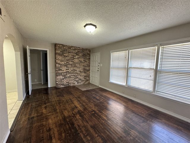 1408 N Ricketts Street, Sherman, TX 75092