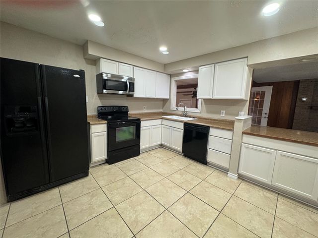 1408 N Ricketts Street, Sherman, TX 75092