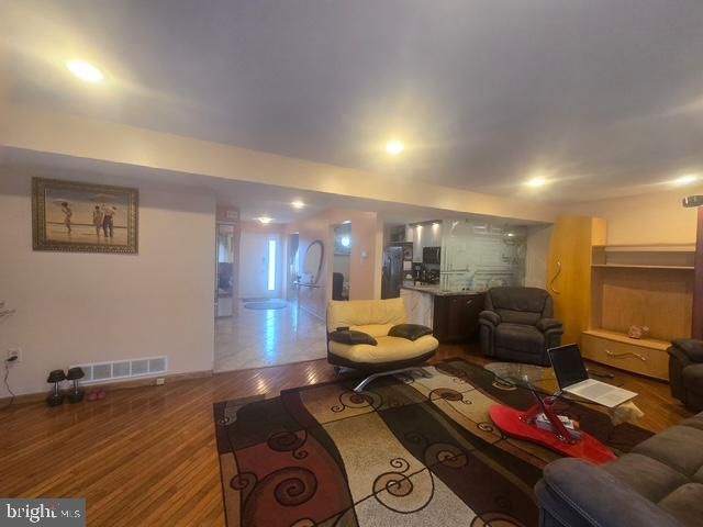 25 BELLWOOD DR, Feasterville Trevose, PA 19053