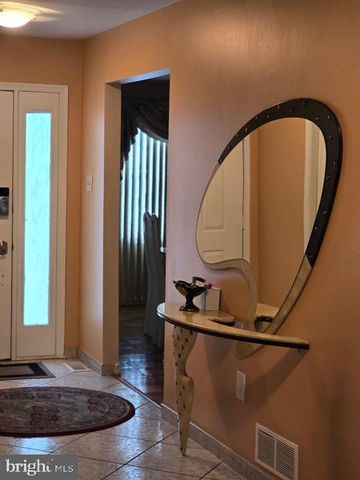 25 BELLWOOD DR, Feasterville Trevose, PA 19053