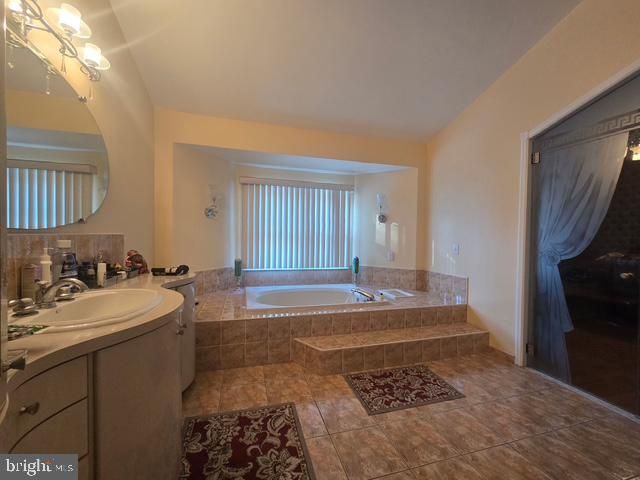 25 BELLWOOD DR, Feasterville Trevose, PA 19053