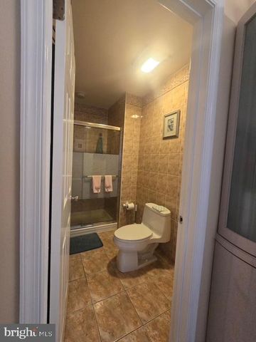 25 BELLWOOD DR, Feasterville Trevose, PA 19053