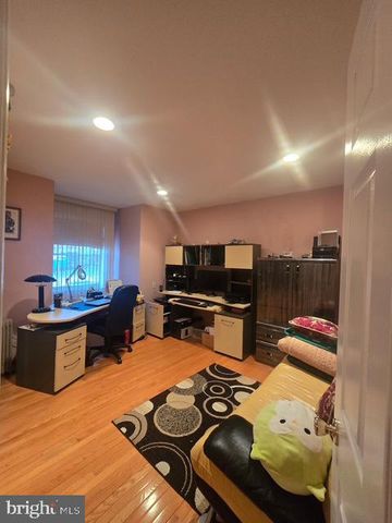 25 BELLWOOD DR, Feasterville Trevose, PA 19053