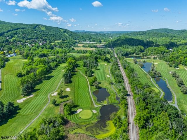 14 Stonehill Dr 6, Vernon Twp., NJ 07462