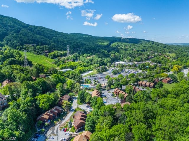 14 Stonehill Dr 6, Vernon Twp., NJ 07462