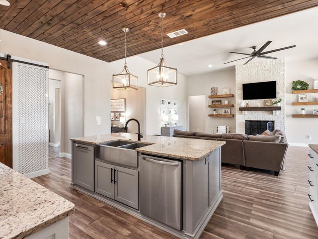 101 Trail Ridge, Weatherford, TX 76087