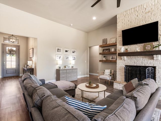 101 Trail Ridge, Weatherford, TX 76087